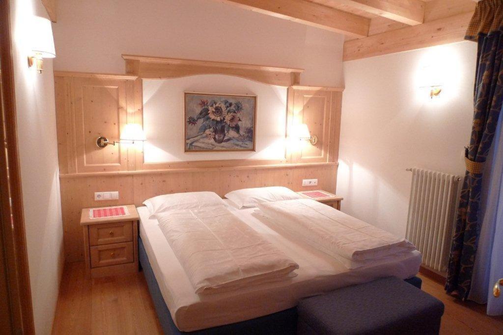 Family And Wellness Residence Ciasa Antersies San Cassiano  Pokoj fotografie