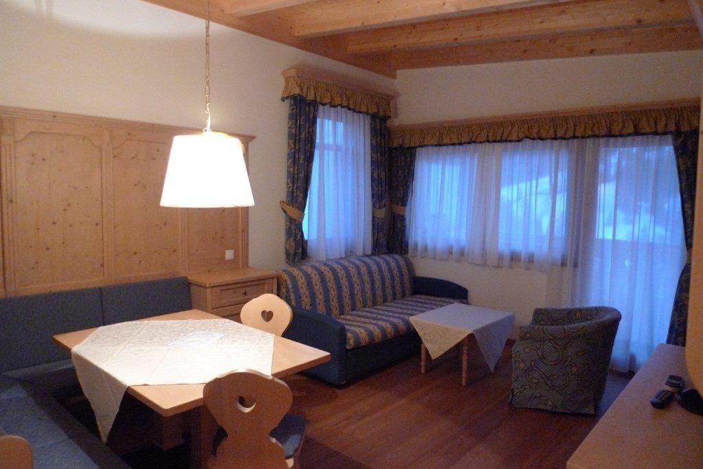 Family And Wellness Residence Ciasa Antersies San Cassiano  Pokoj fotografie